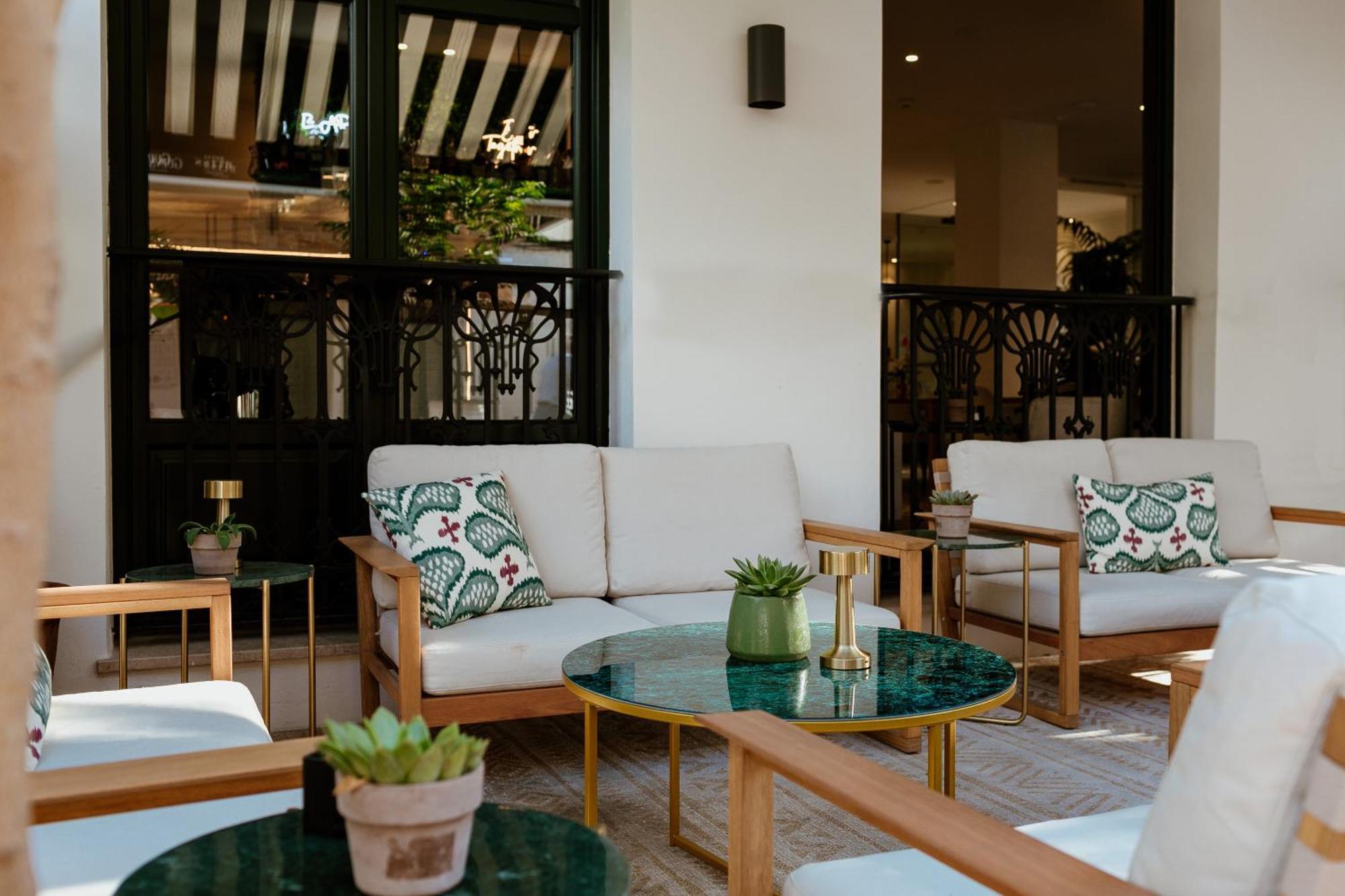 Hotel Estepona Plaza Exterior foto